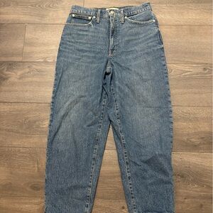 Madewell Balloon/Horseshoe style jean 28